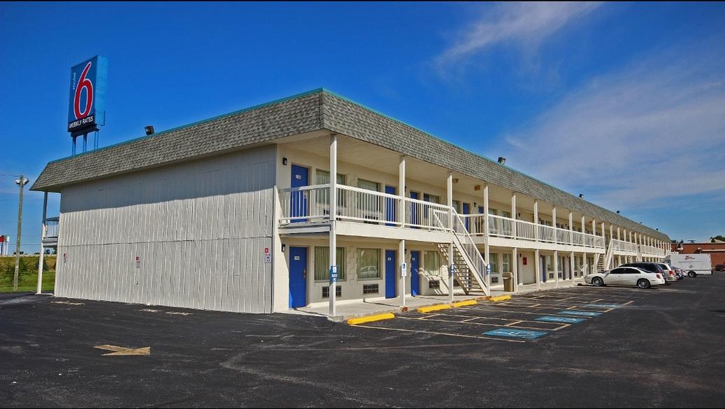 MOTEL 6® LIMA, OH - Lima OH 1800 Harding Highway 45804